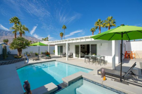 Arroyo Vista Charms